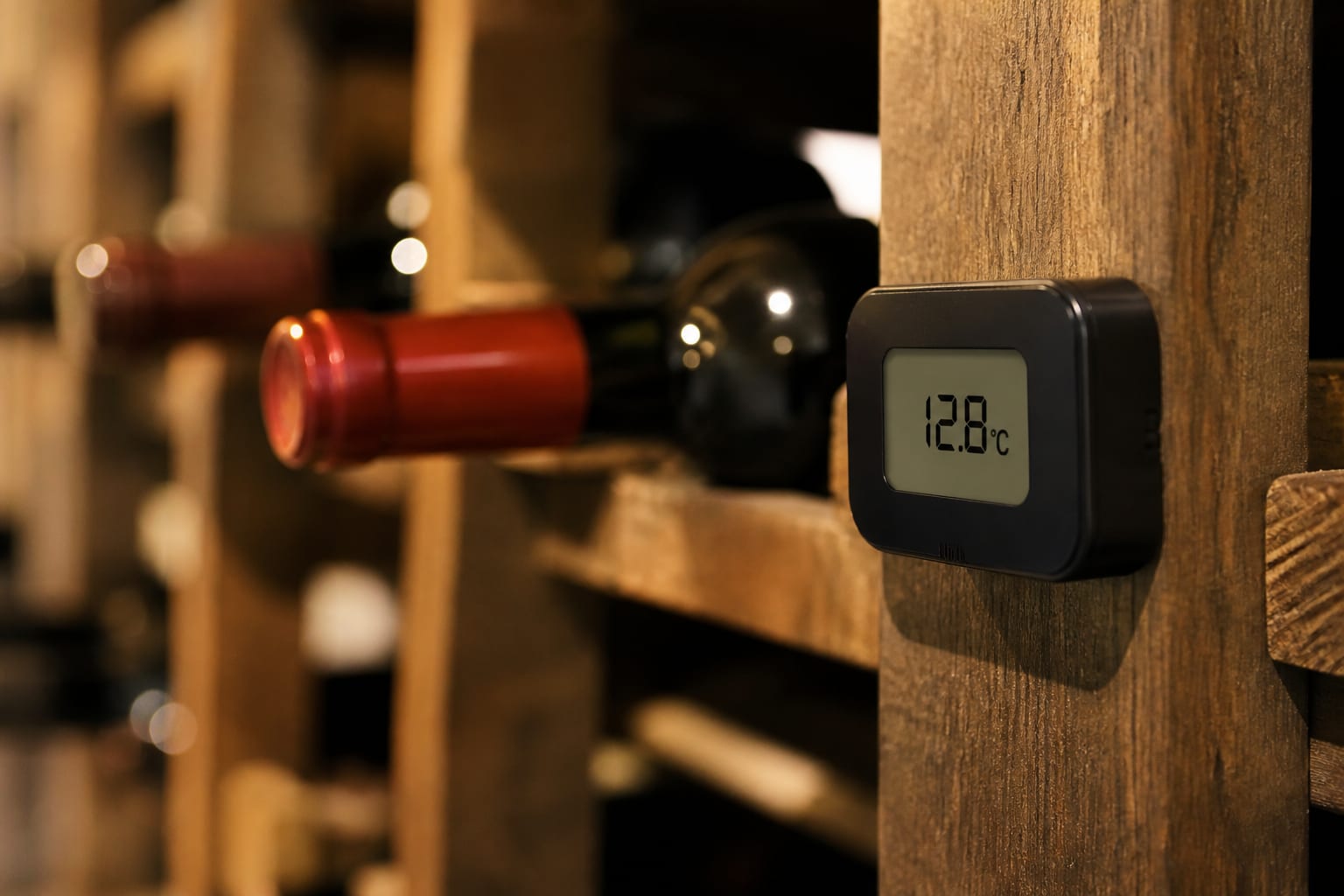 Détail d'une sonde de température dans une cave